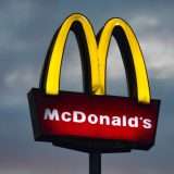 Usa ChatGPT per ottenere buoni pasto gratis da McDonald's