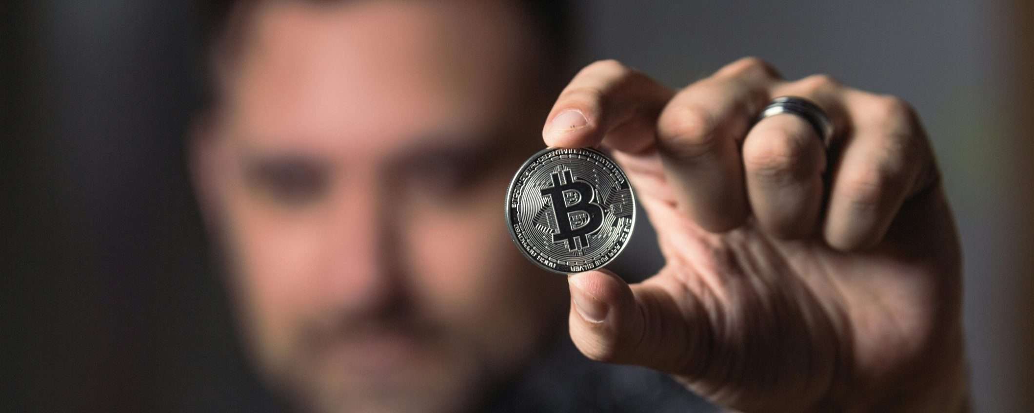 Il valore del Bitcoin non si ferma e raggiunge un nuovo record: cosa fare adesso?