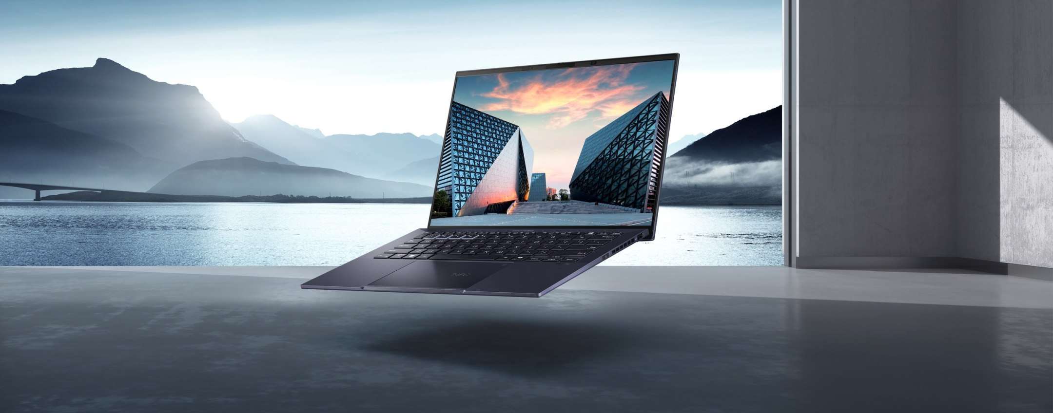 ASUS ExpertBook B9 OLED disponibile in Italia