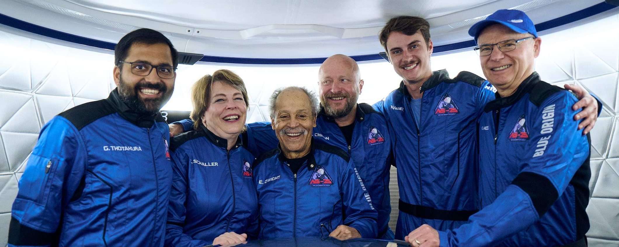Blue Origin porta nuovi turisti nello spazio