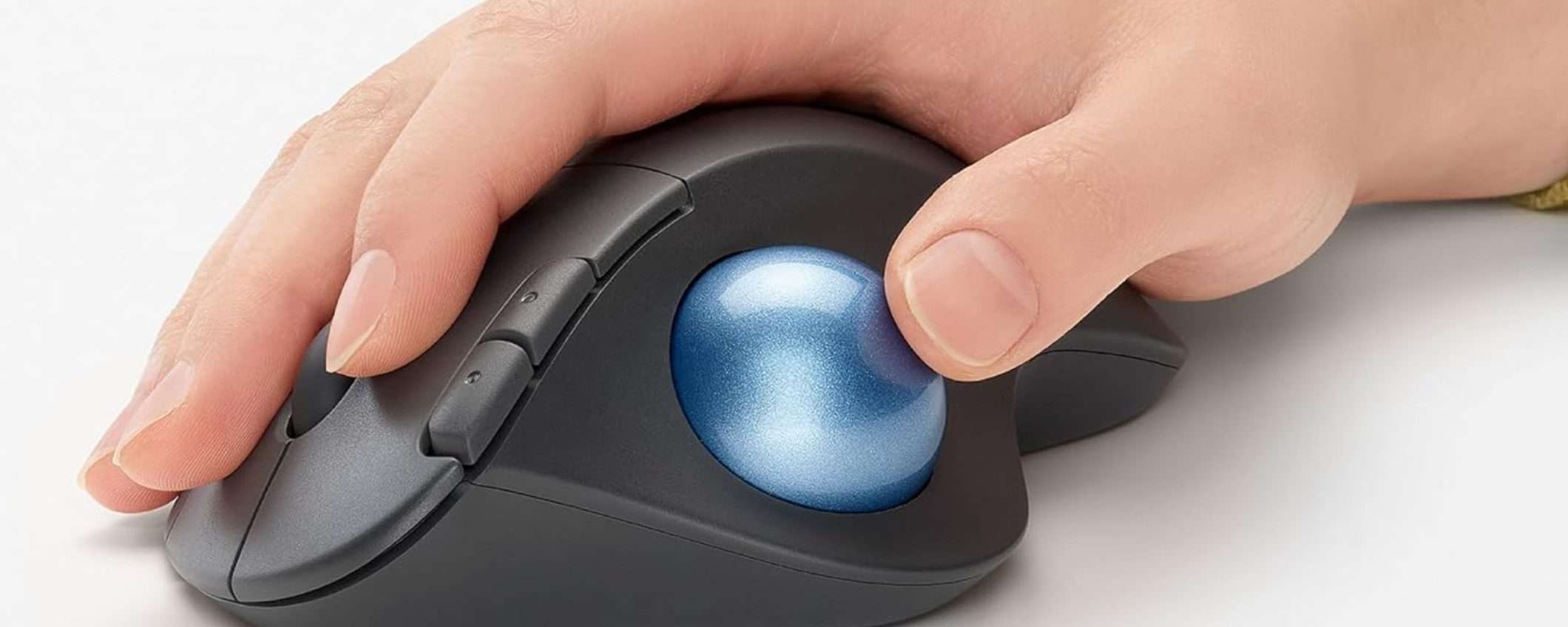 Logitech Ergo M575: il mouse wireless con trackball è al MINIMO su Amazon