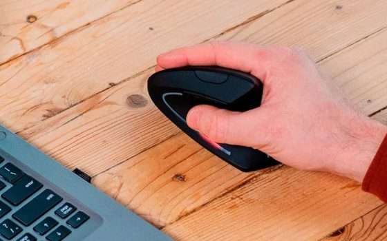 Trust Verto: il mouse verticale wireless più venduto in offerta a meno di 20 euro