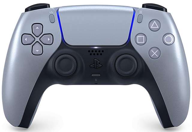 Il controller DualSense di PS5 nella colorazione Sterling Silver