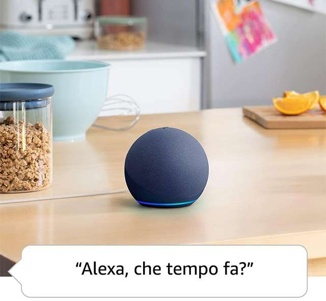 La quinta generazione dello smart speaker Echo Dot di Amazon con Alexa