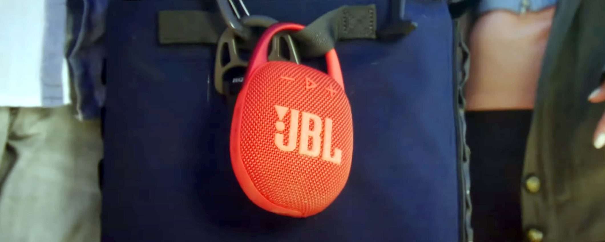 JBL Clip 5 è già in sconto: lo speaker BT per l'estate