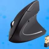Mouse verticale wireless a 15,99€: il doppio sconto Amazon è un'occasione