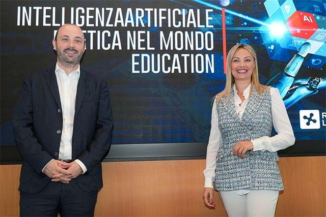 Lorenzo Maternin e Simona Tironi all'incontro dedicato all'integrazione dell'intelligenza artificiale nelle scuole