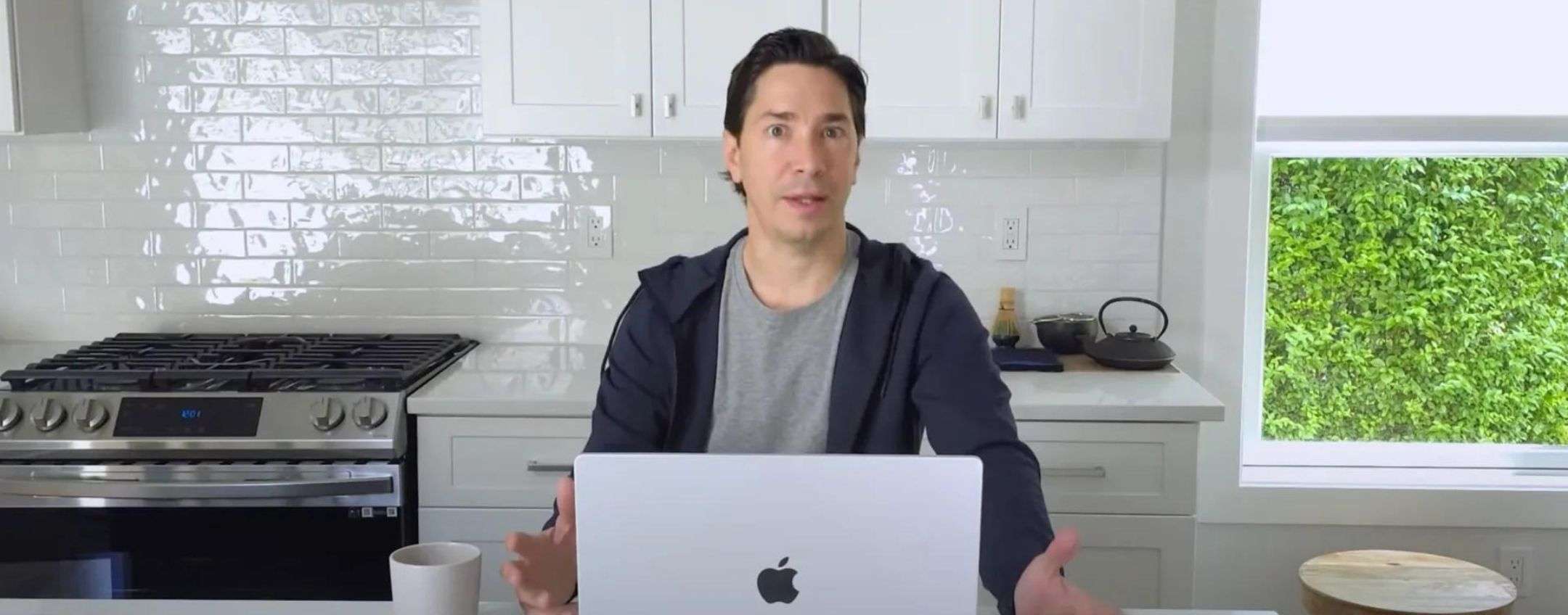 Qualcomm ha assunto Justin Long per prendere in giro Apple