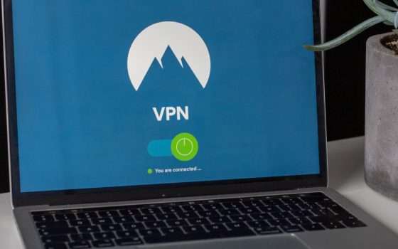 Server VPN virtuali vs fisici: differenze e impatto su sicurezza e prestazioni