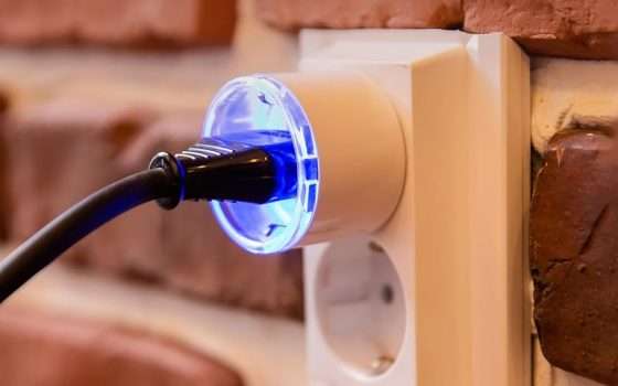 La presa smart Shelly Plus Plug S è in OFFERTA A TEMPO