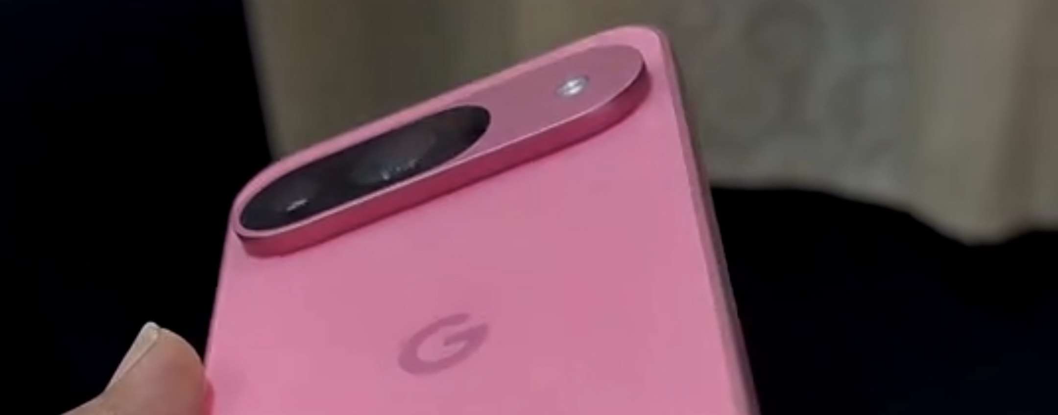 Google Pixel 9 si mostra in video con schermo acceso