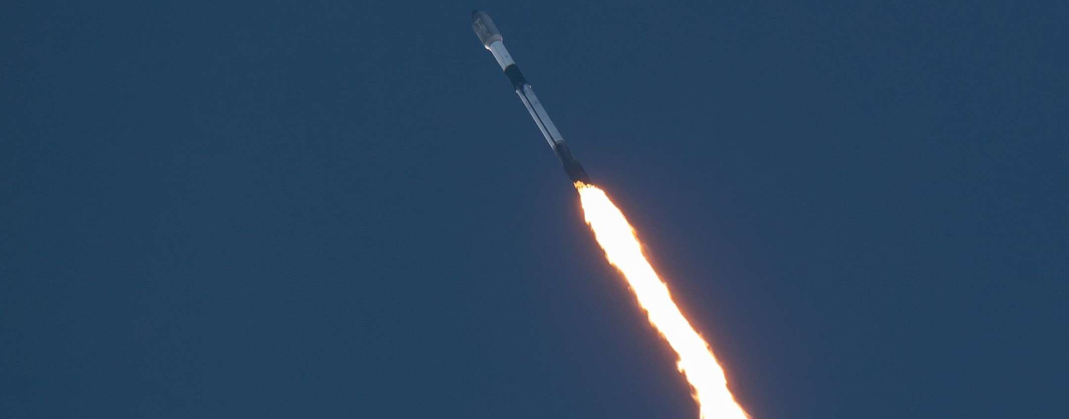 Falcon 9 ritorna a volare, ma l’indagine continua