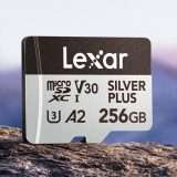 PREZZO STRACCIATO per la microSD veloce da 256 GB di Lexar