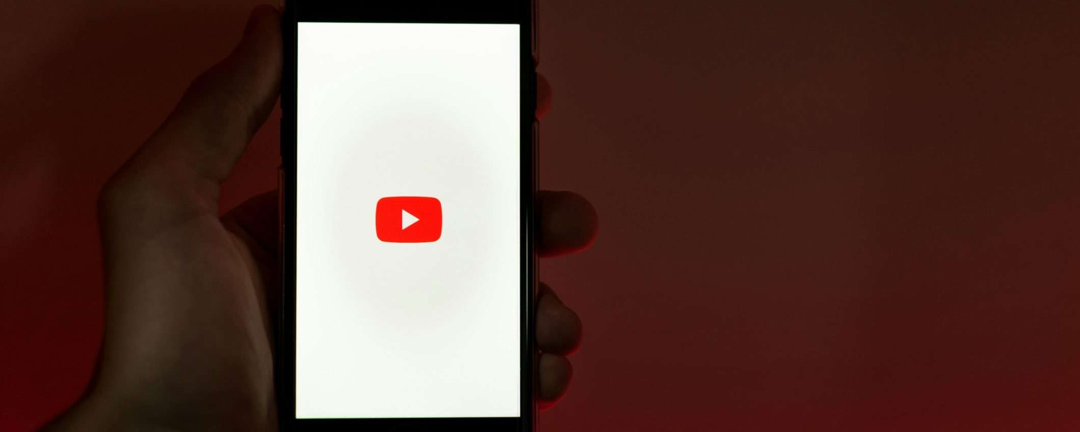 Come attivare YouTube Premium a 1 euro al mese: il trucco che fa risparmiare