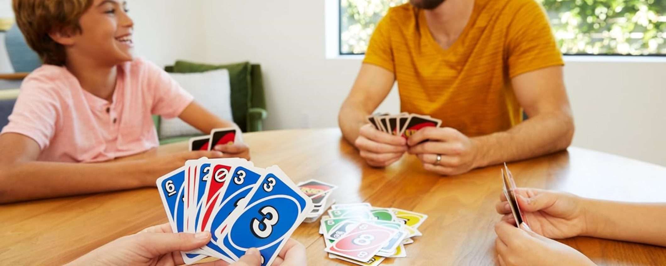 Carte UNO: colorate l'estate col divertimento spendendo solo 8€