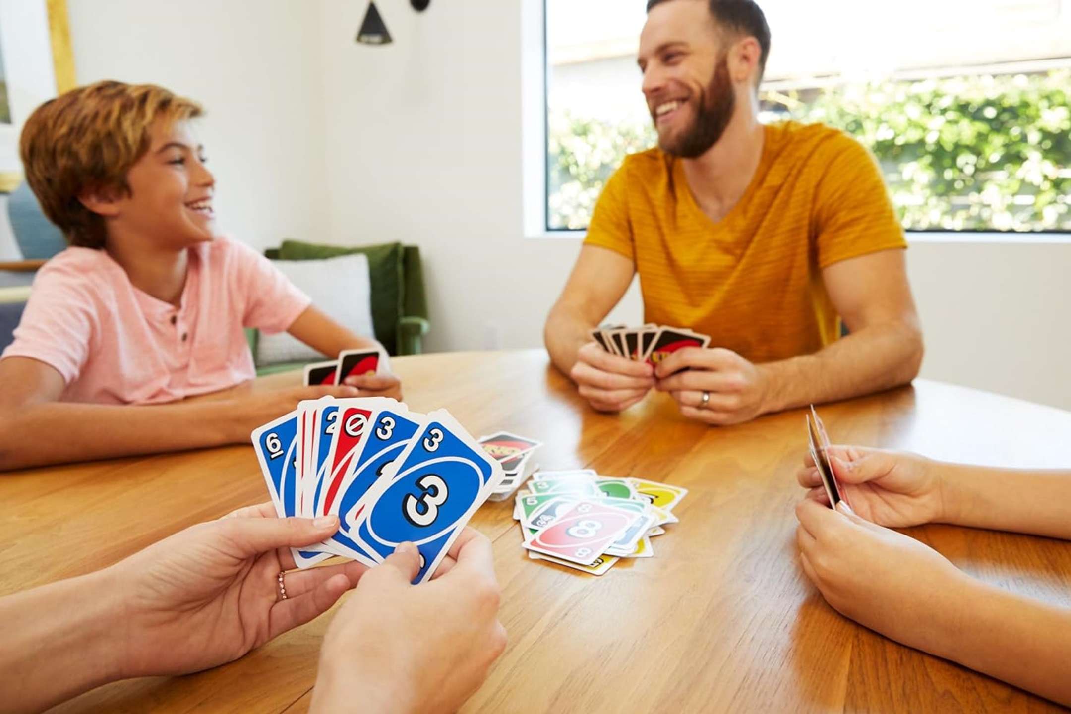 Carte UNO: colorate l’estate col divertimento spendendo solo 8€