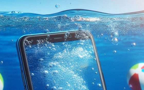 Si può rimuovere l'acqua dallo smartphone con il suono?