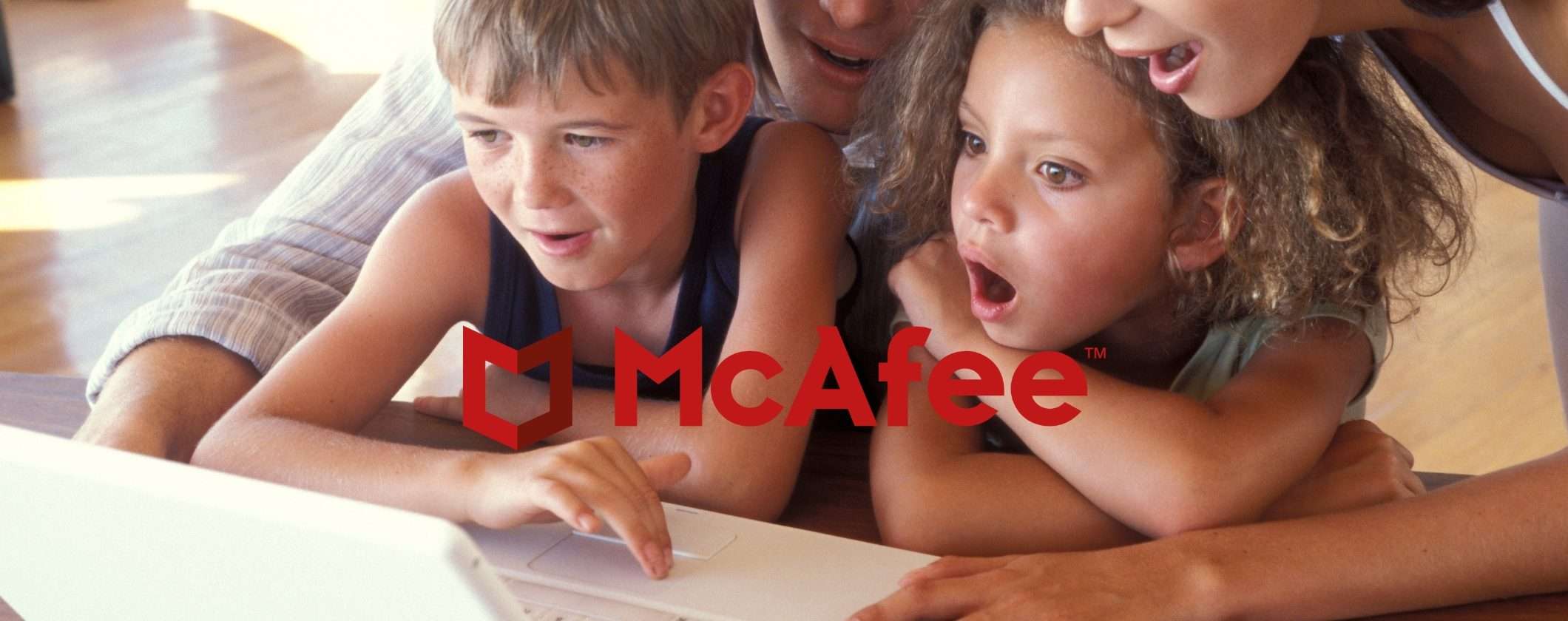 McAfee Antivirus a soli 12€ su Amazon: installalo su 10 dispositivi