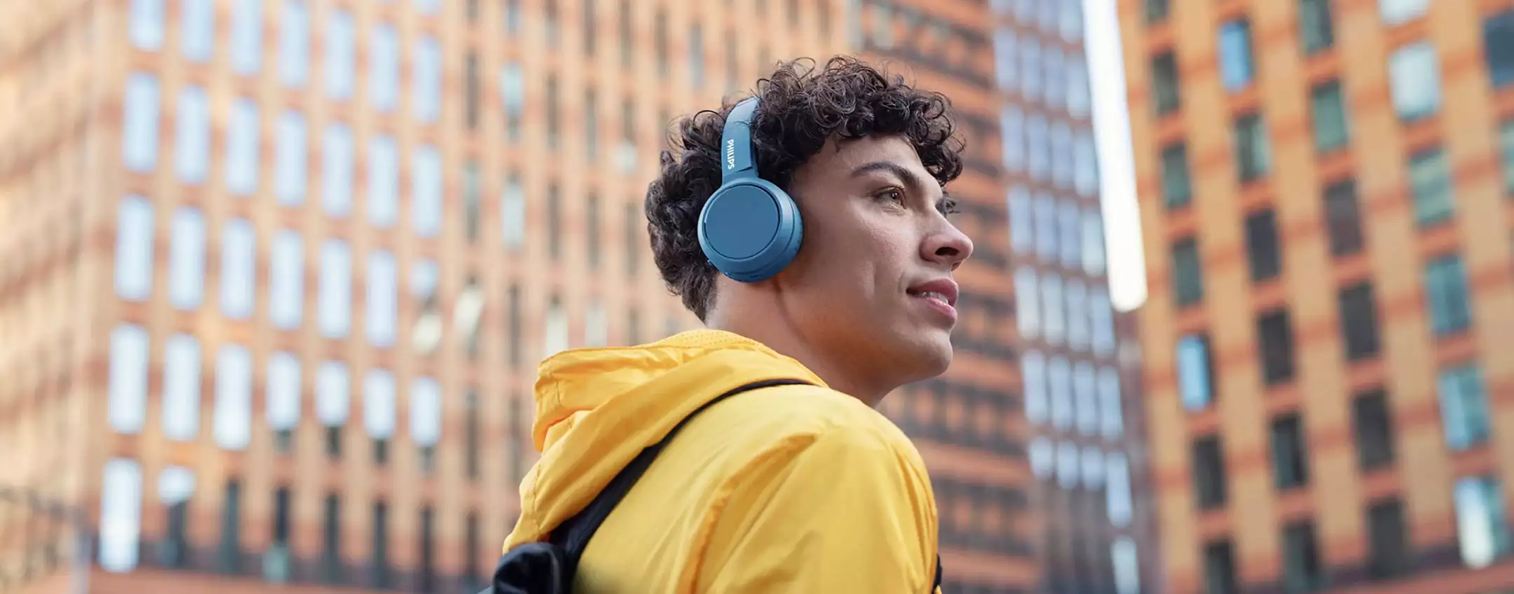 Solo 19€ per queste ottime cuffie wireless over-ear di Philips