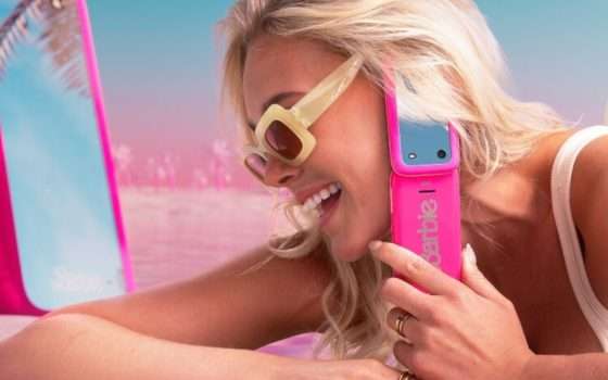 Rosa e chic, il telefono di Barbie a meno di 130 euro