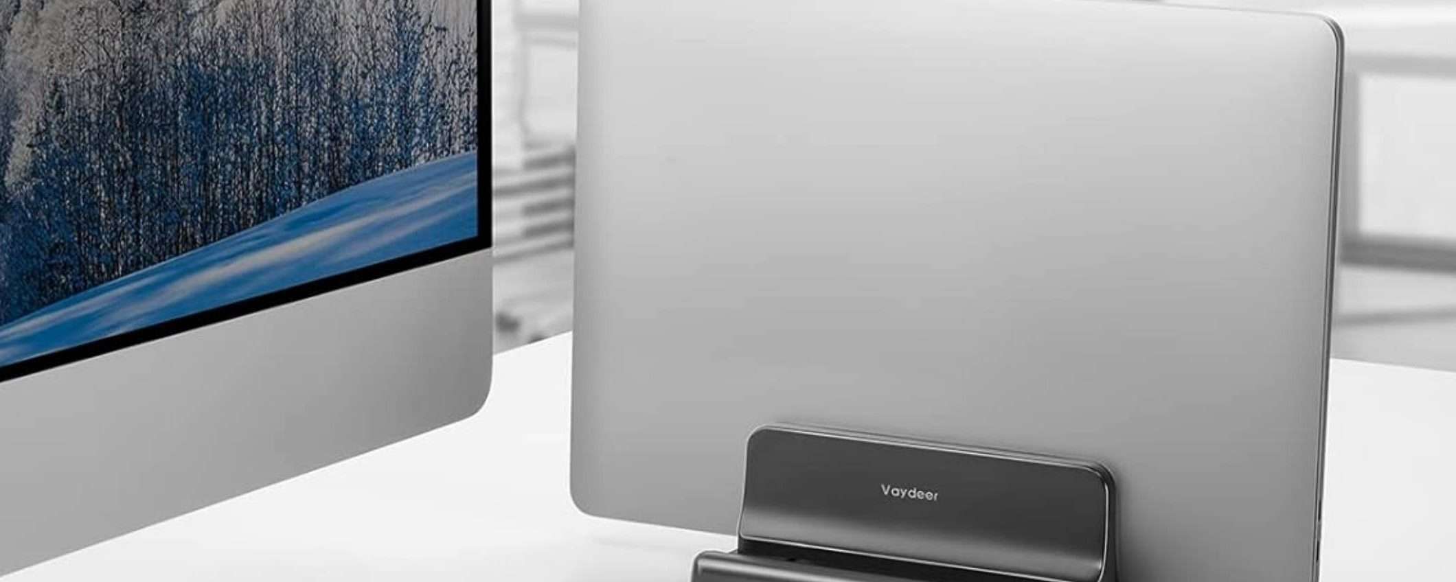 Supporto verticale per laptop 3-in-1: un affare a 14,44 euro su Amazon