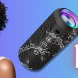 Suona come una discoteca lo speaker Bluetooth 24W, 18€ e batteria 30H