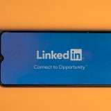 LinkedIn usa i dati degli utenti per l'addestramento dell'AI