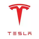 Auto Tesla, in arrivo la ricarica wireless sui Robotaxi?