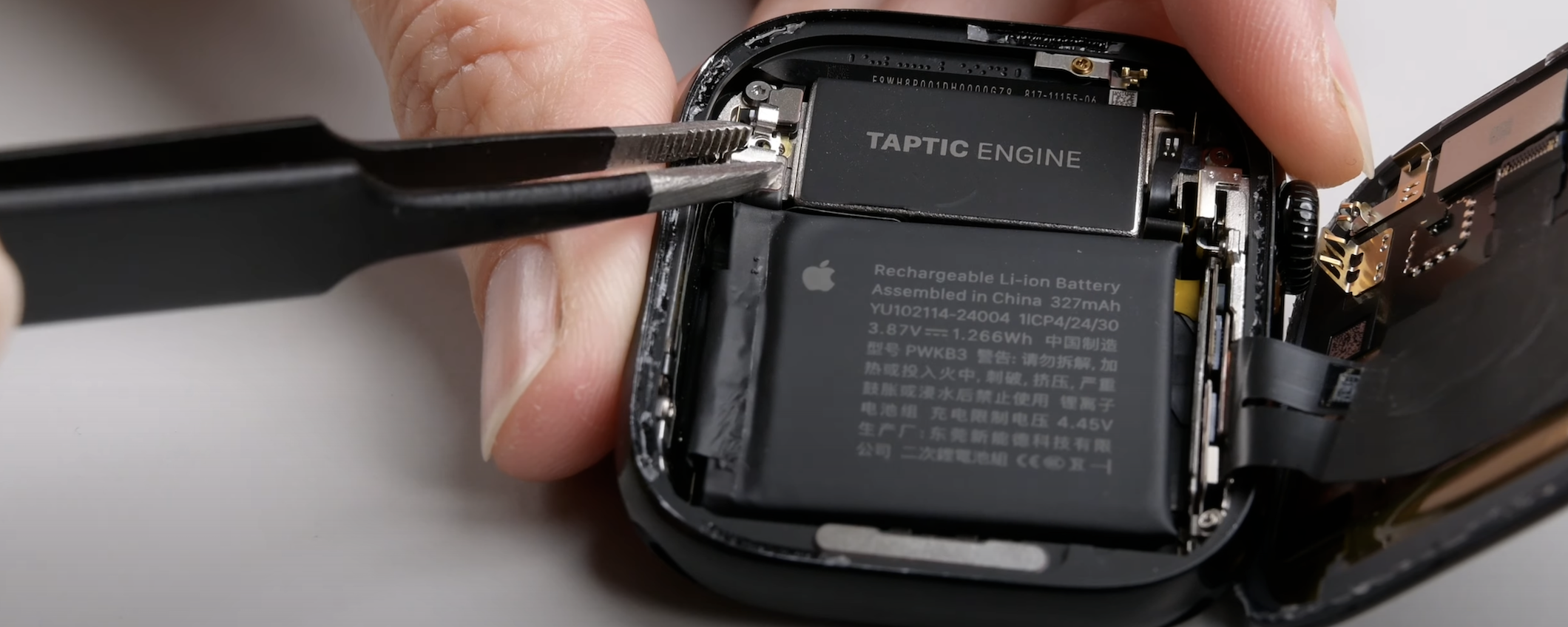 Apple Watch 10 è stato smontato completamente da iFixit