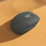 Un anno di autonomia per il nuovo mouse wireless Logitech M196