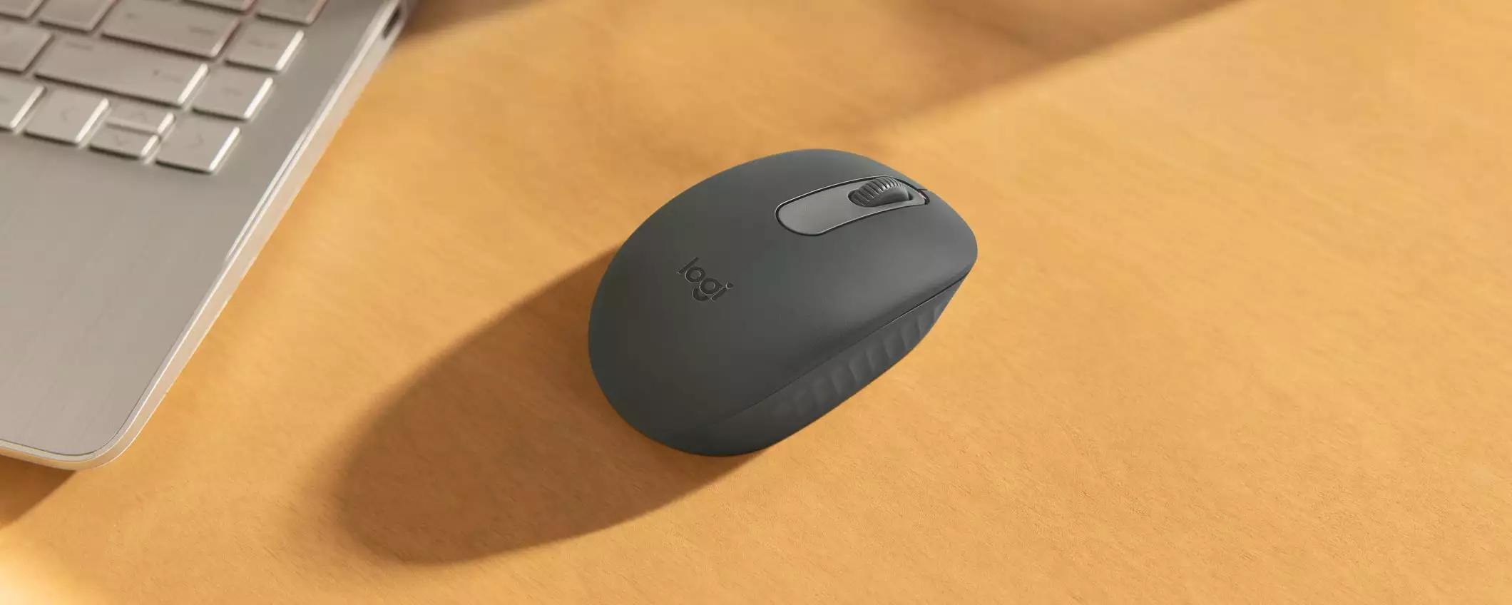 Un anno di autonomia per il nuovo mouse wireless Logitech M196