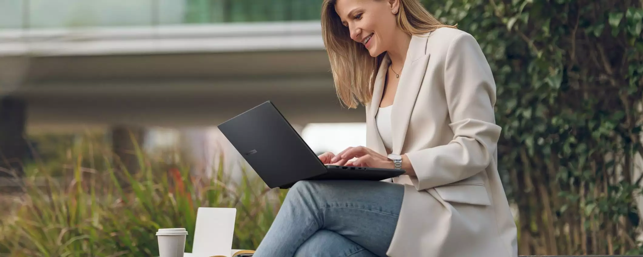 ASUS annuncia i notebook ExpertBook BM1 e B1