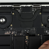 Il MacBook Pro M4 è stato smontato da iFixit