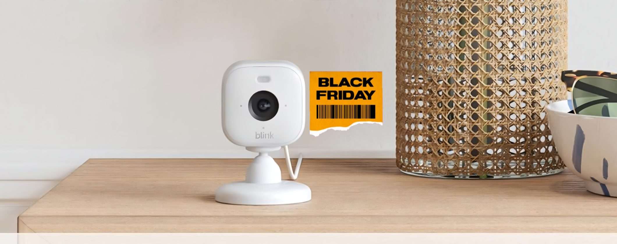 Blink Mini 2: minimo storico per la videocamera smart al Black Friday Amazon