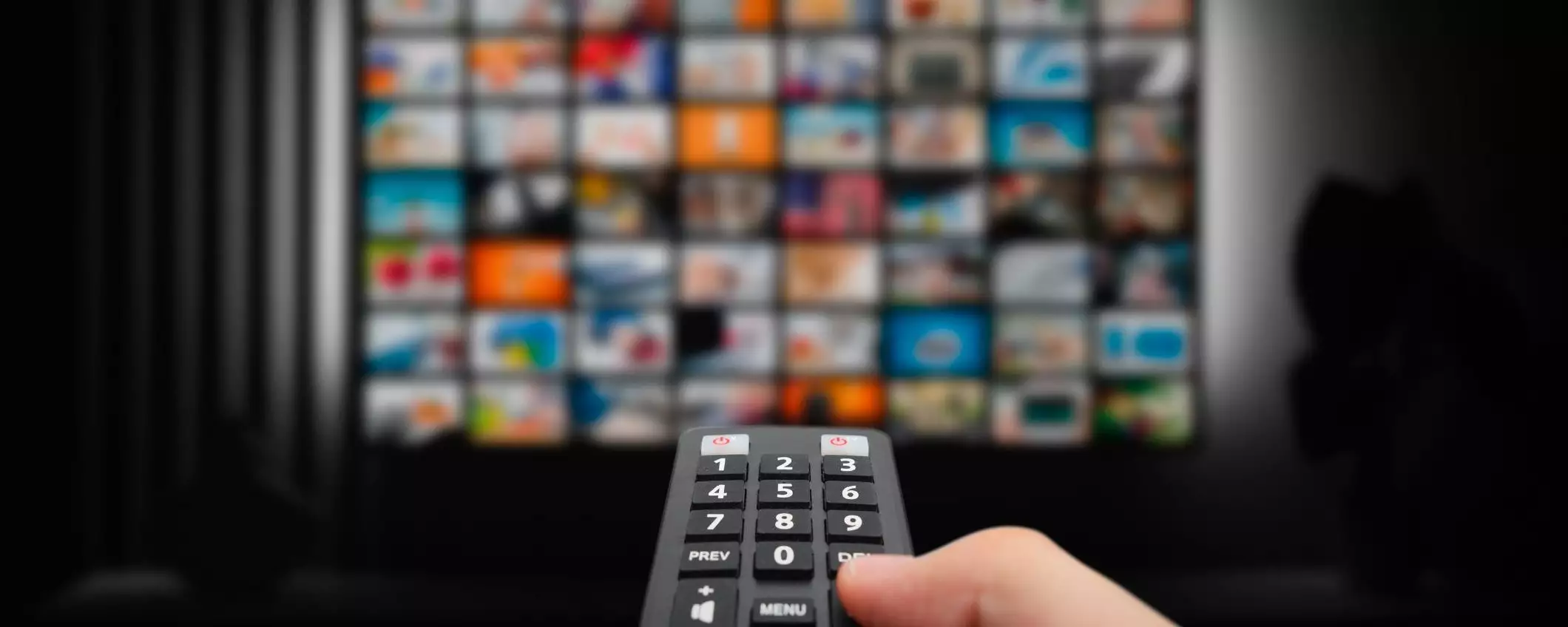 Google TV, annunci sempre più invasivi con codici QR giganti