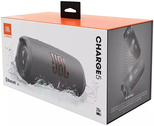 La confezione dello speaker wireless JBL Charge 5