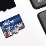 MINIMO STORICO per la microSD da 256 GB di Netac: l'offerta