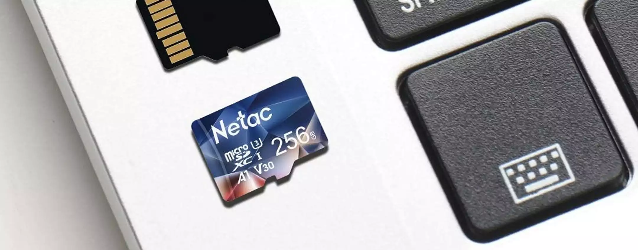 MINIMO STORICO per la microSD da 256 GB di Netac: l’offerta