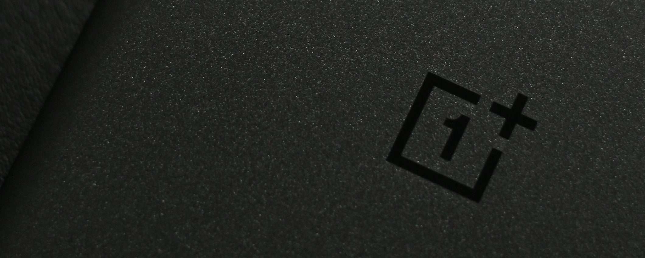 OnePlus: pieghevole a conchiglia nel 2025