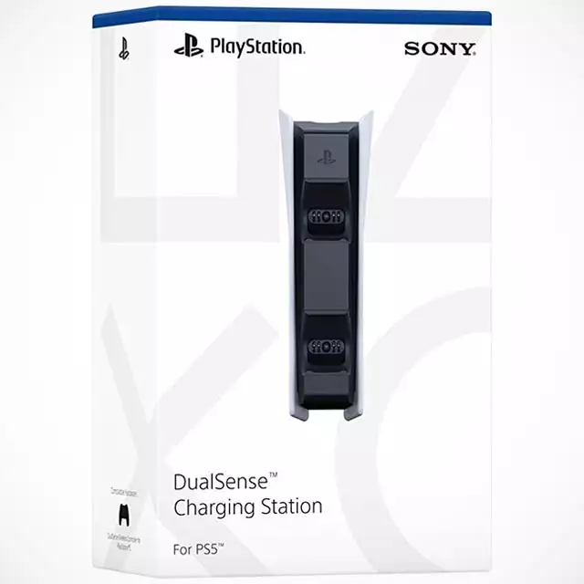 La confezione della DualSense Charging Station di PS5