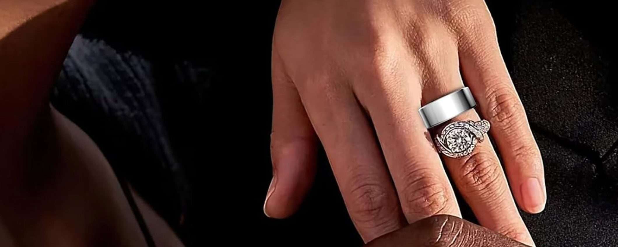 Smart ring a 39€ (minimo storico): elegante e multifunzione