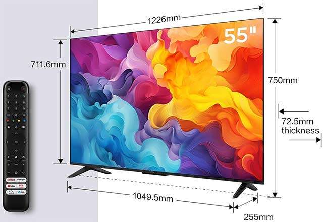 Le dimensioni della TV 4K di TCL (modello 55V6B da 55 pollici) e il telecomando in dotazione