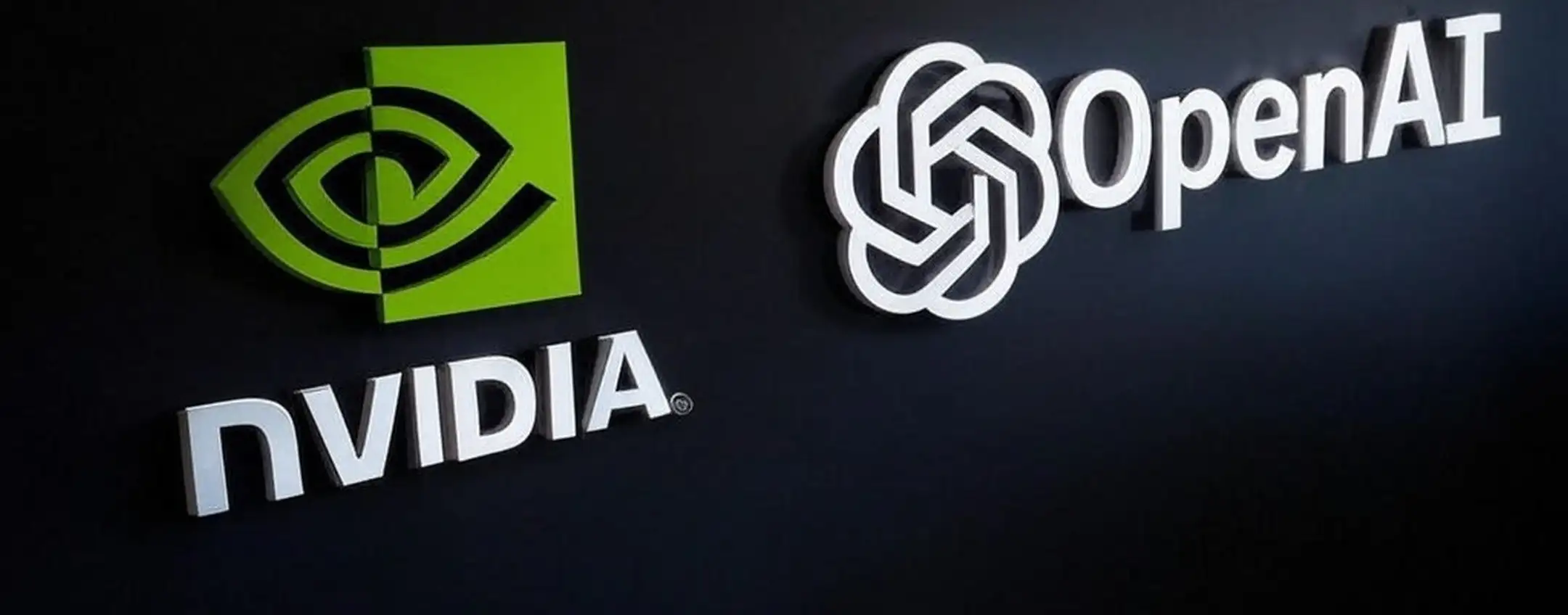 DeepSeek riceve i complimenti da NVIDIA e Sam Altman