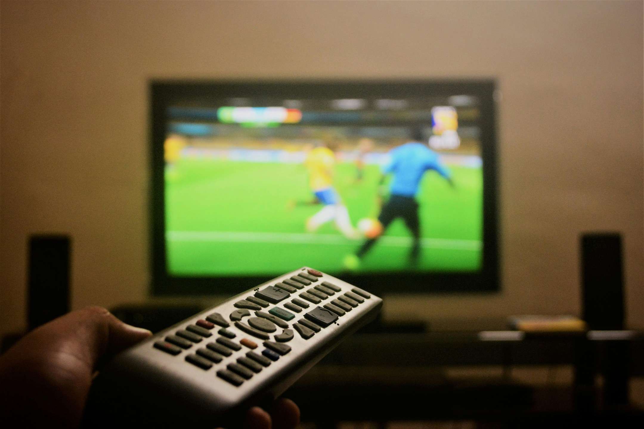 Show, serie TV e tanto calcio a 15,90 euro al mese con Sky