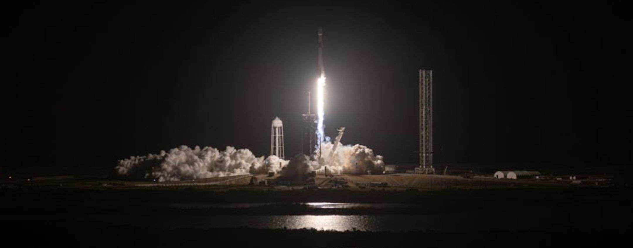 SpaceX, lancio di Falcon 9 verso la Luna con due lander privati